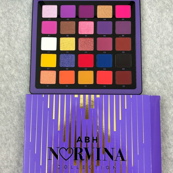 Makeup Bundle - Picture 7 of 9